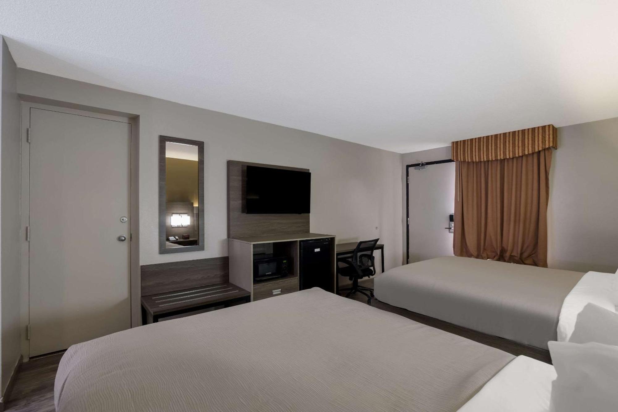 Quality Inn Fort Jackson Columbia Bagian luar foto