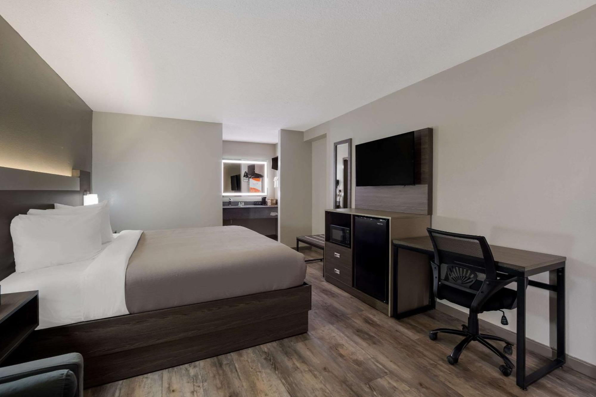Quality Inn Fort Jackson Columbia Bagian luar foto