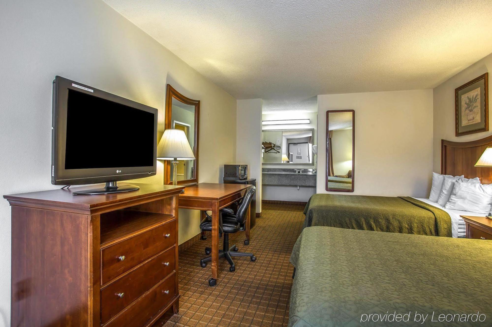 Quality Inn Fort Jackson Columbia Bagian luar foto