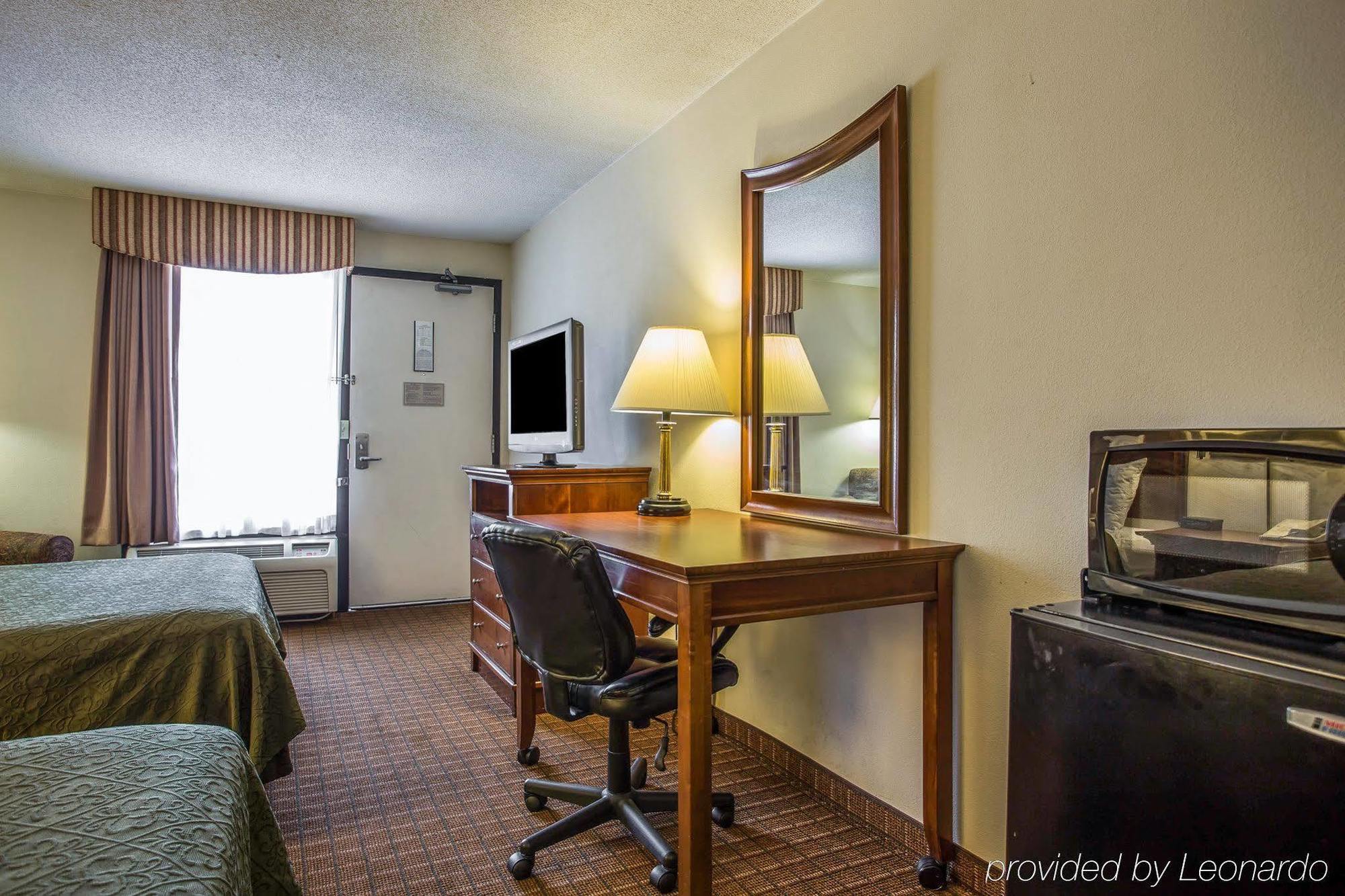 Quality Inn Fort Jackson Columbia Bagian luar foto