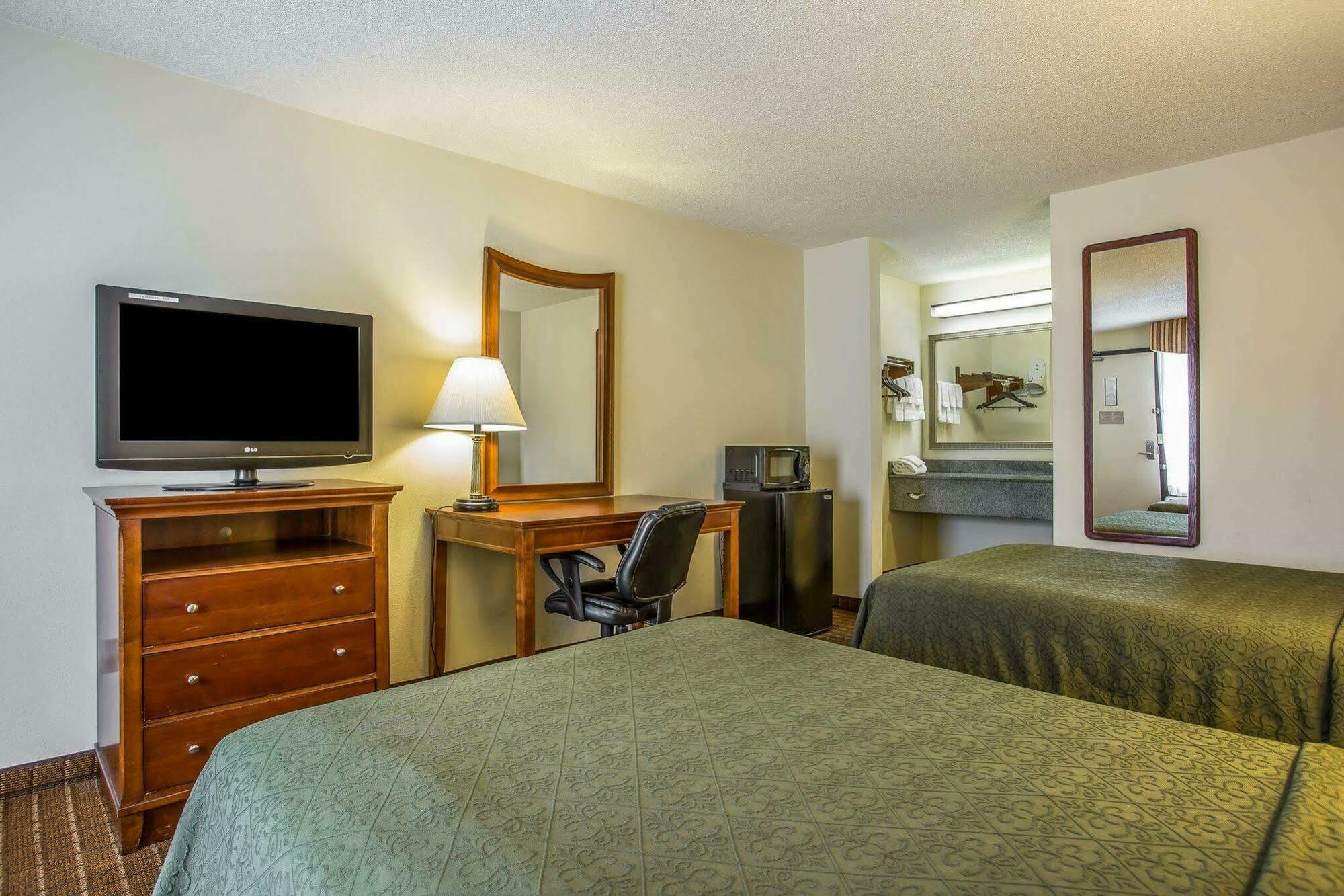 Quality Inn Fort Jackson Columbia Bagian luar foto